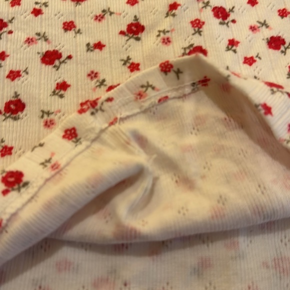 Brandy Melville Flower 🌺 T - Picture 6 of 6